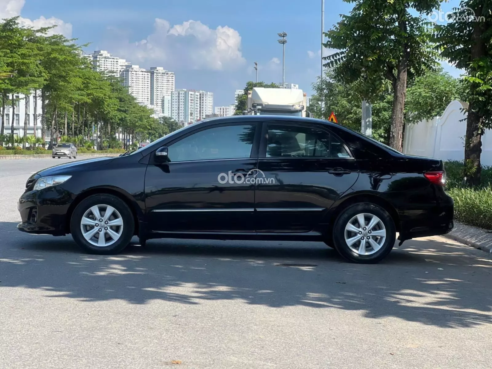 Toyota Corolla Altis 1.8 G 2011 - Ảnh 2