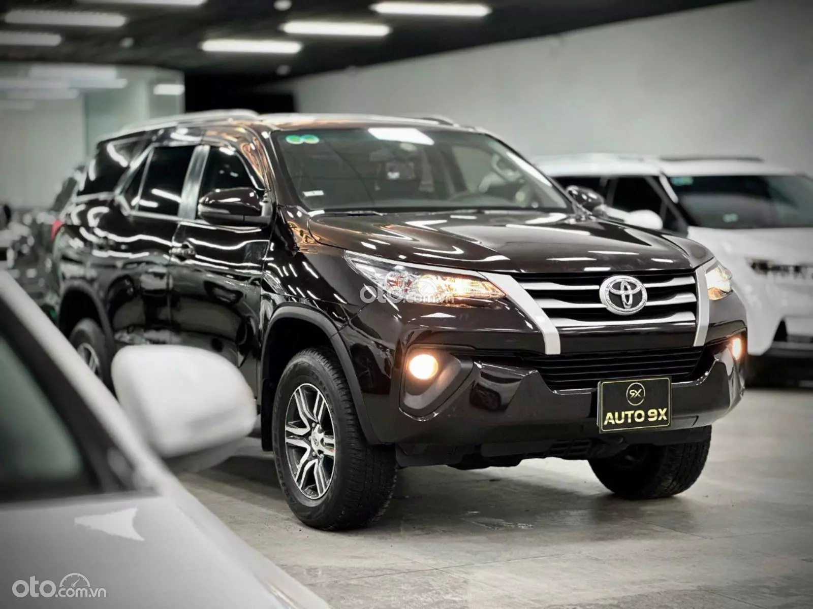 Toyota Fortuner 2.4 MT 4x2 2019 - Ảnh 3