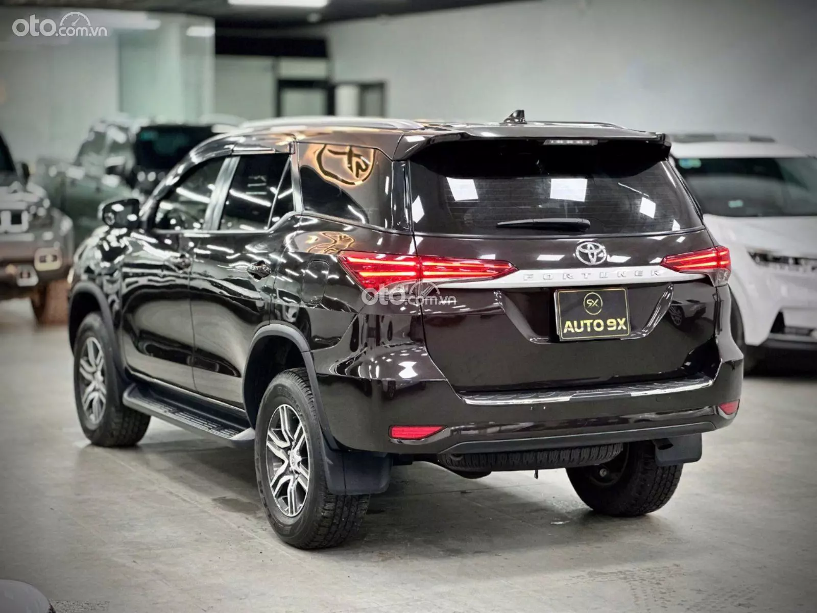 Toyota Fortuner 2.4 MT 4x2 2019 - Ảnh 2